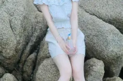 百万粉丝女网红被捕：直播引流、贩卖私密视频黑色产业链曝光
