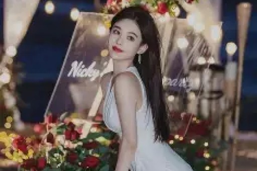 不到24小时娱乐圈又出三大八卦顶流小花、男星带女儿见情人